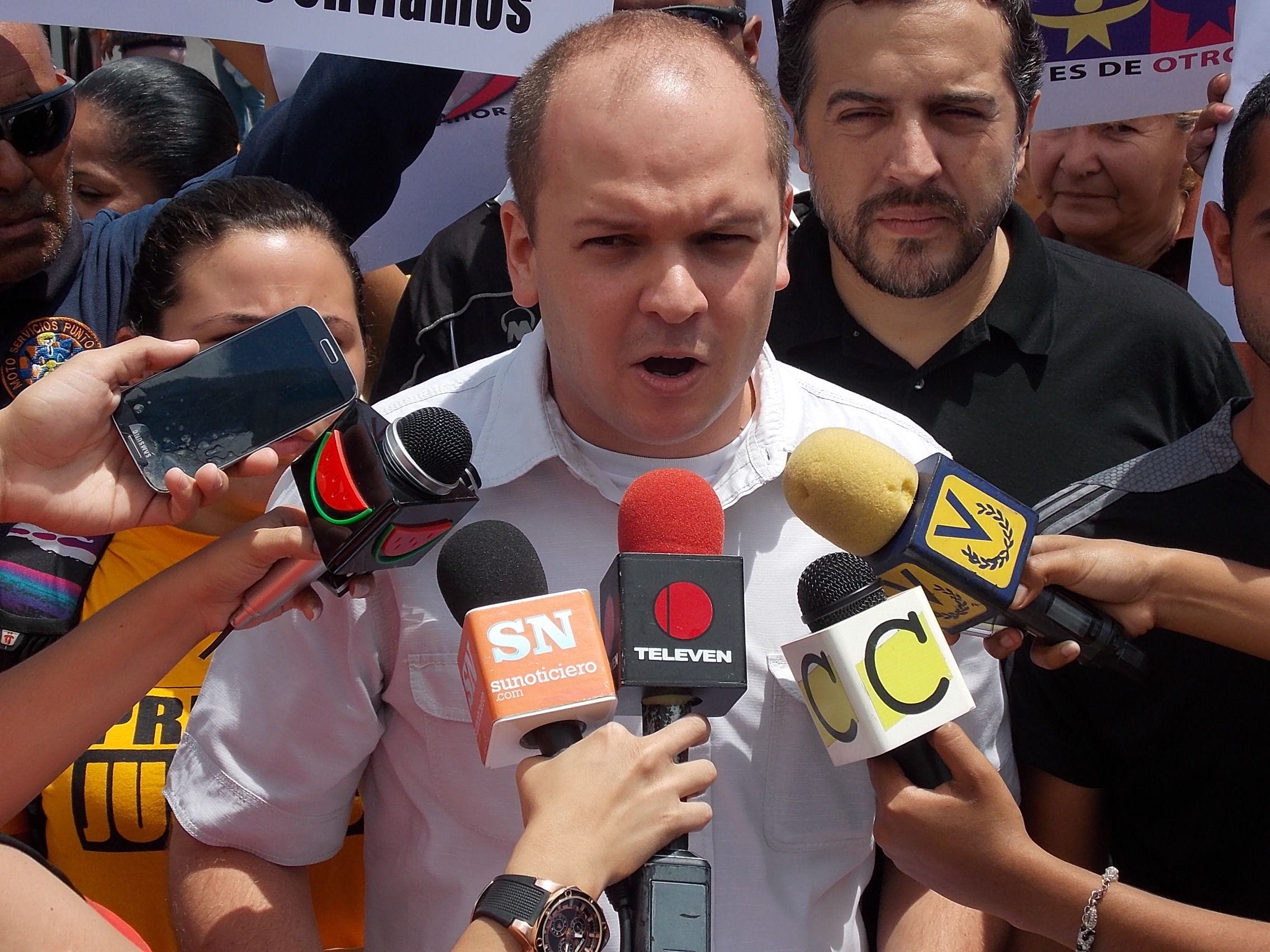 “Los responsables de la pobreza en Venezuela son la inflación y la corrupción generadas por el Gobierno”