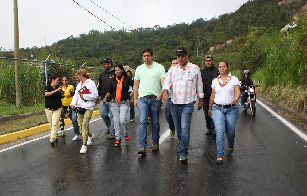 Ocariz recuperó calle en Parque Caiza