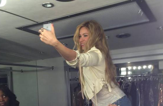 La primera selfie de Shakira embarazada