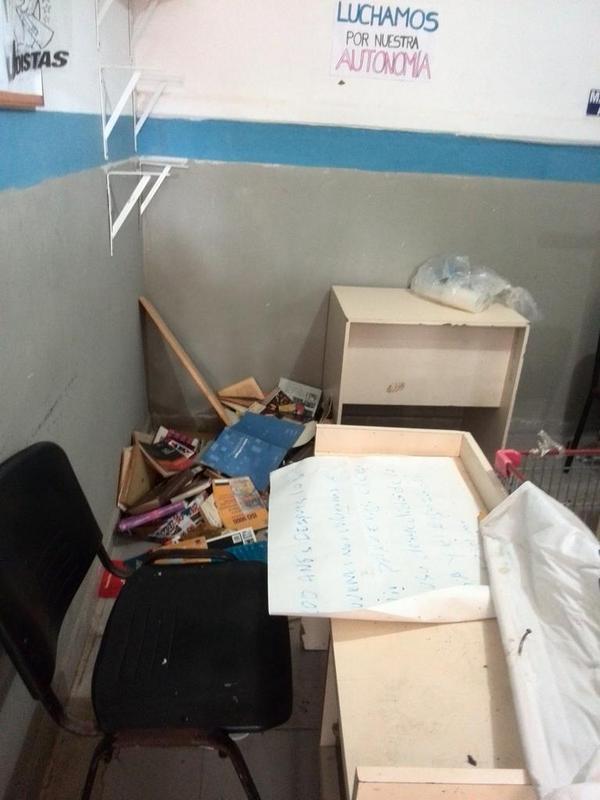 Movimiento estudiantil repudia actos vandálicos a cubículo de ProUdistas (Fotos)