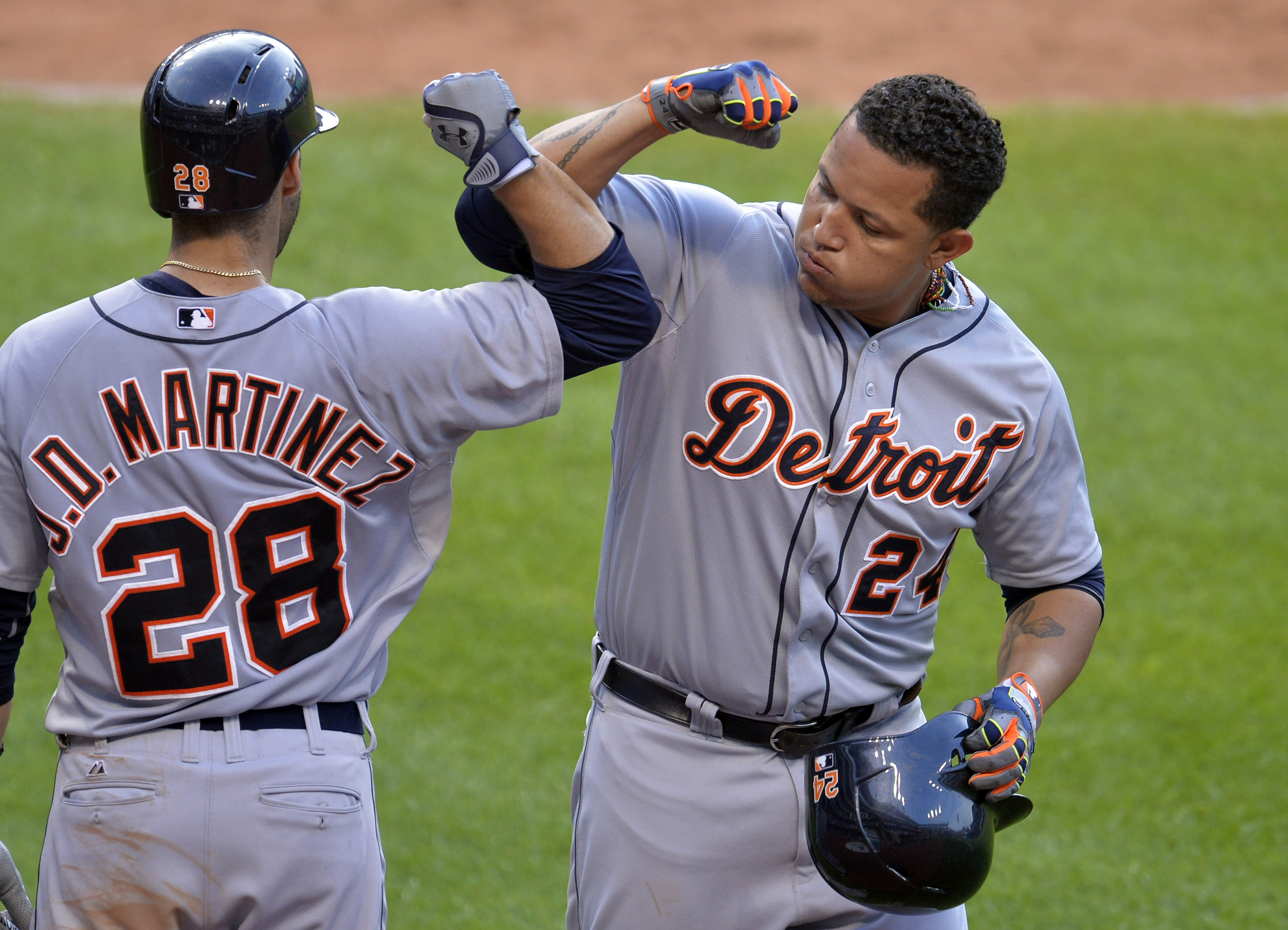 Miguel Cabrera y Salvador Pérez deciden triunfos de Tigres y Reales