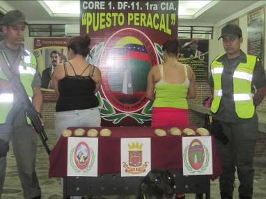 Dos mujeres intentaron pasar marihuana a Colombia metida en el sostén (FOTO)