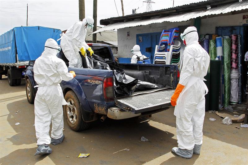 El ébola ha dejado al menos a 3.700 niños huérfanos en Africa Occidental