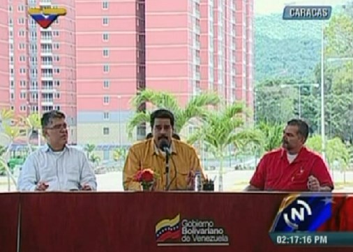 Maduro a Capriles: Póngase las botas que Jaua va con todo