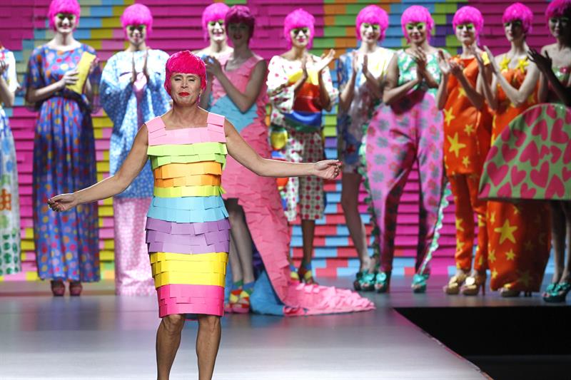 El surrealismo pop de Ágatha Ruiz de la Prada en el Mercedes Benz FashionWeek Madrid (Fotos)