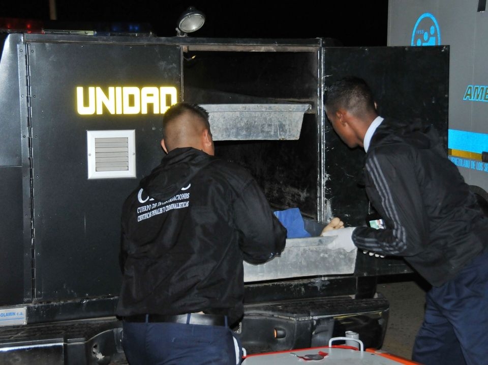 Mataron a un taxista para robarle el vehículo