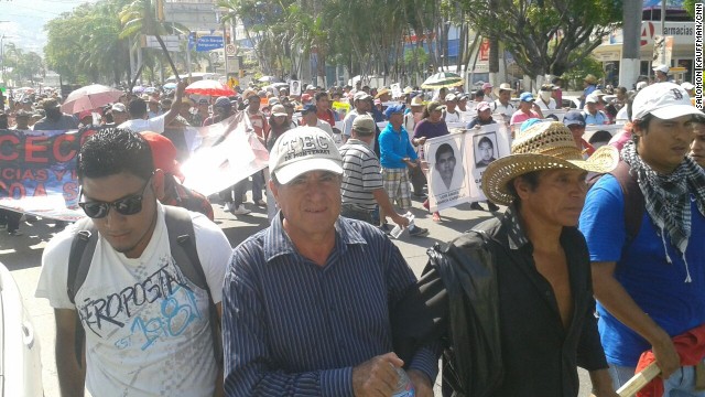 Padres de estudiantes mexicanos: “Mientras no haya pruebas, nuestros hijos están vivos”