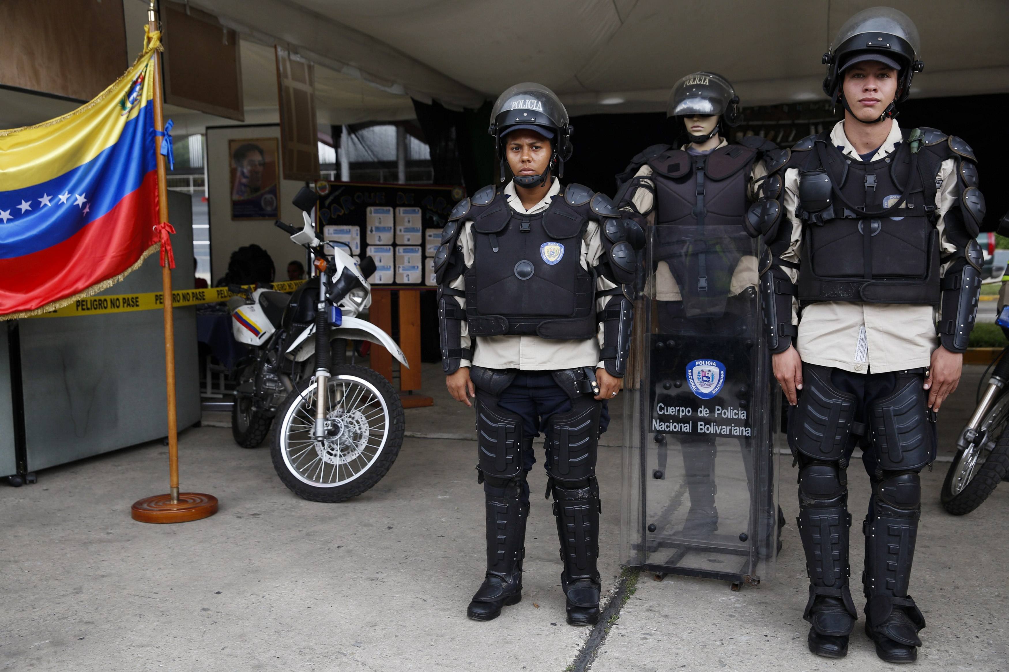 Para las policías del mundo, la fuerza de la ley suele ser la ley de la fuerza