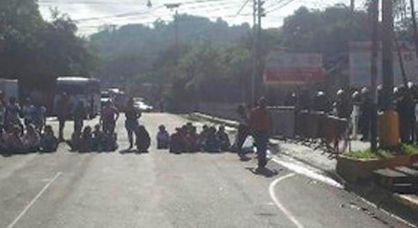 Protesta en los alrededores de El Rodeo