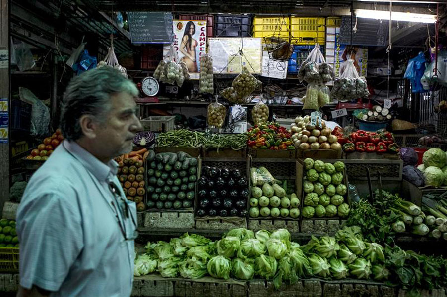 Se requieren 6,6 salarios mínimos para adquirir la Canasta Básica Familiar