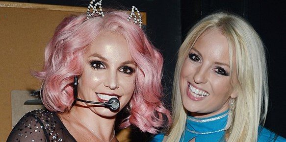 ¡Se parecen Igualitas! Britney Spears conoce a su “gemela perdida” (Foto)