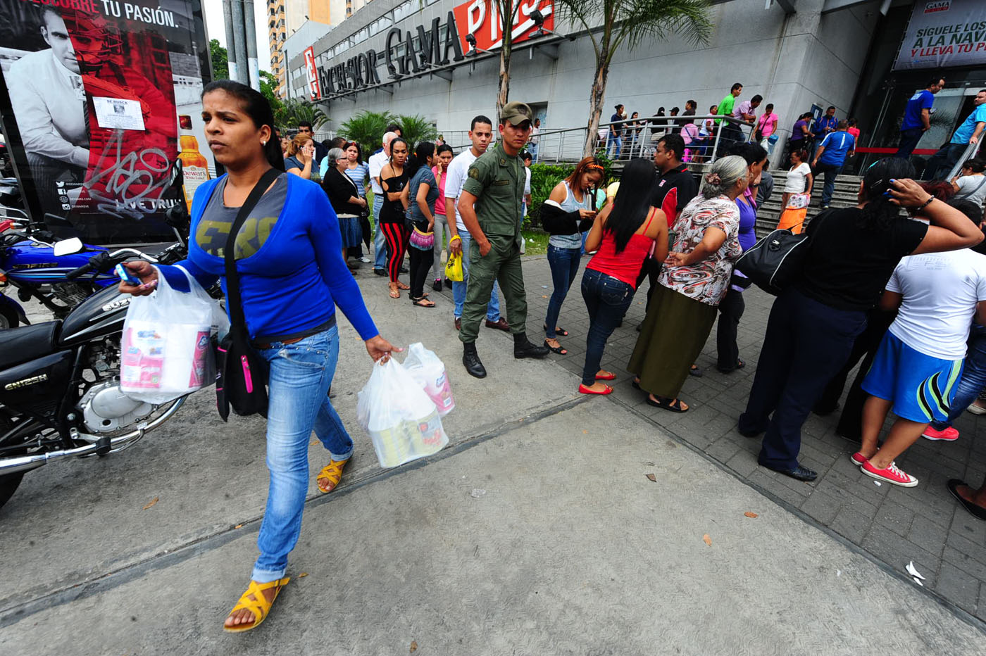 Se requieren 6.5 salarios mínimos para adquirir canasta básica familiar