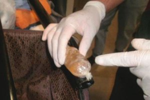 Arrestan a mujer alemana con dediles de cocaína en Táchira