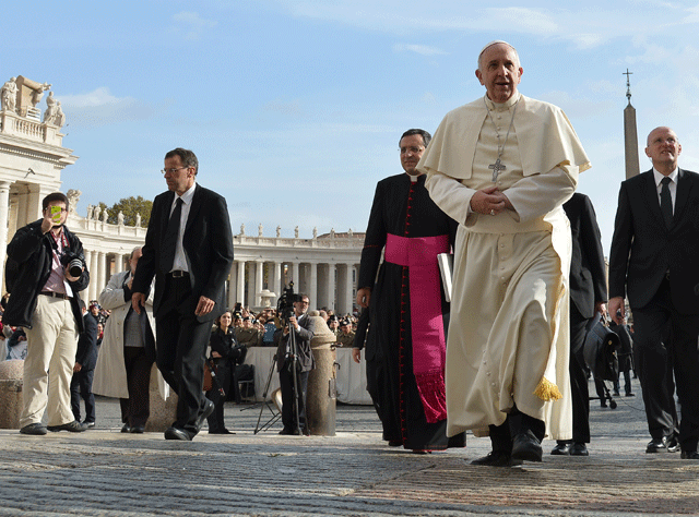 Papa Francisco despidió a un empleado del Vaticano por corrupto