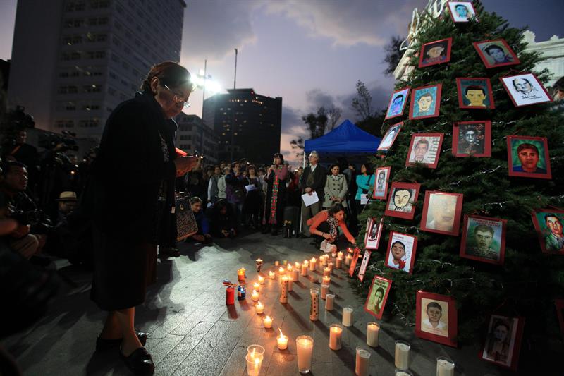 Padres de estudiantes mexicanos: La noche del 26 de septiembre no ha terminado