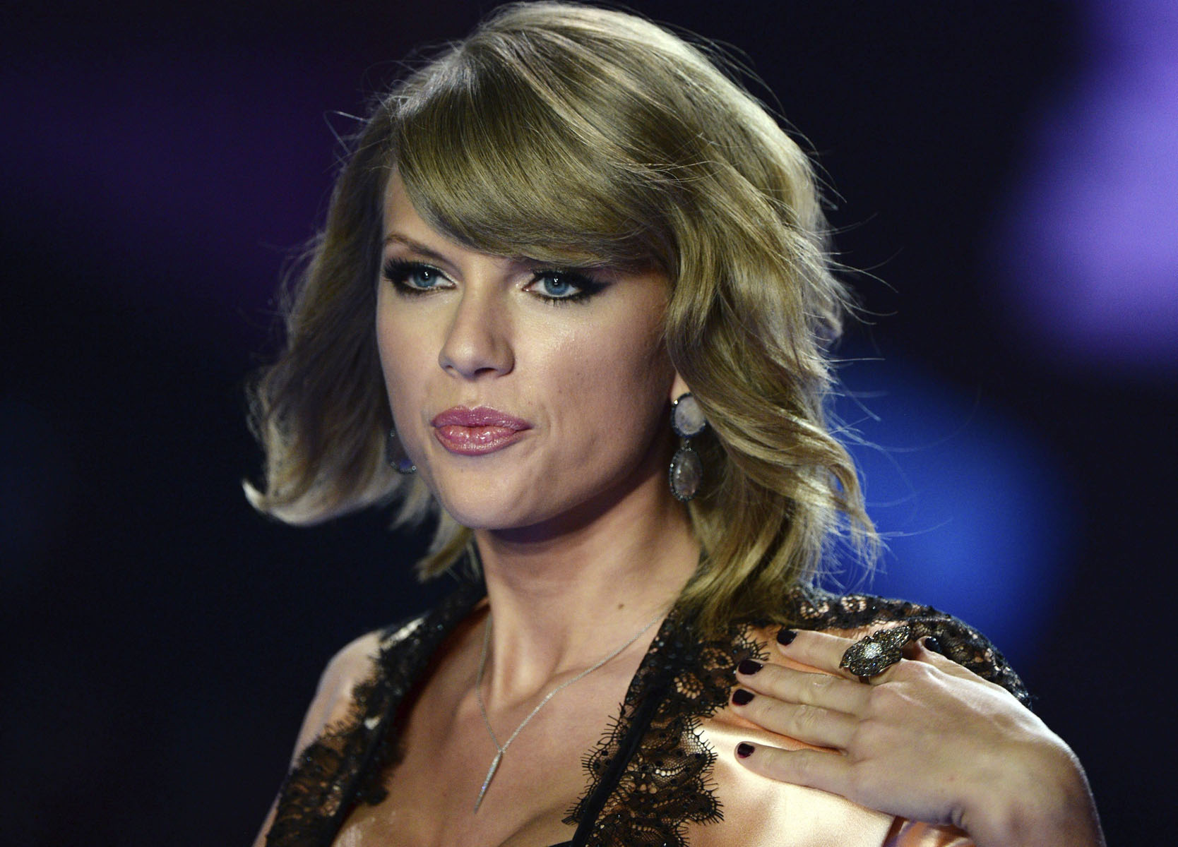 Taylor Swift, Harvard y Microsoft compran dominios .porn