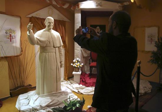 Un “Papa Francisco” de chocolate decora pesebre en España (Fotos)