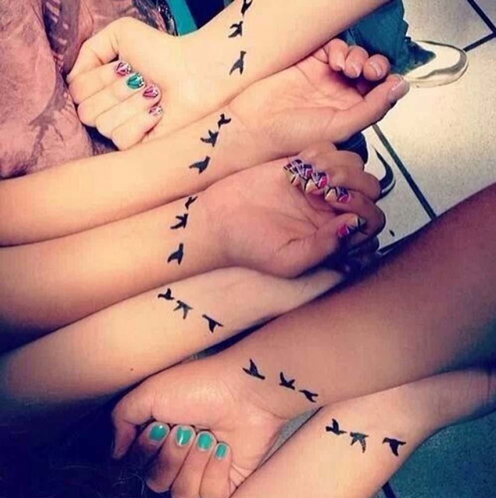 Los tatuajes más locos entre mejores amigas (Fotos)