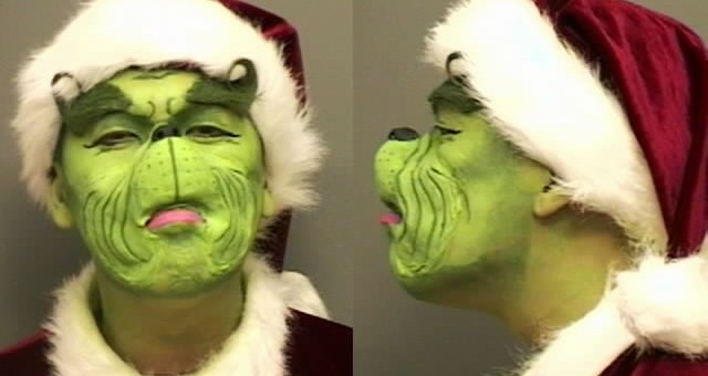 Policía arresta a un Greml…Grinch (FOTO)