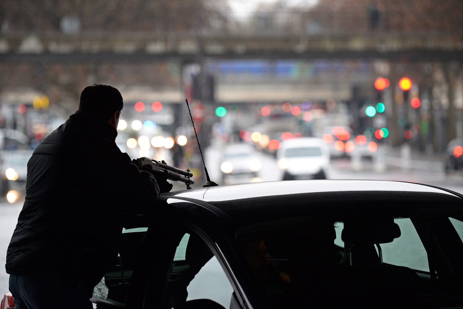 Identificado sospechoso del tiroteo en el sur de París, dos detenidos