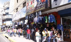 Tiendas reportan bajas ventas por “despelotes” en centro de Puerto La Cruz