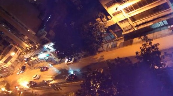 Tubo de aguas blancas se fractura en la avenida Este 3 de Candelaria (Fotos)