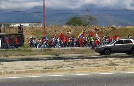 Oficialistas se concentraron frente al metro inconcluso de Guarenas en apoyo a Cabello