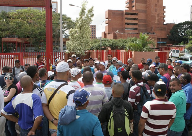 Tercerizados de CVG tienen dos semanas manifestando por ingresos