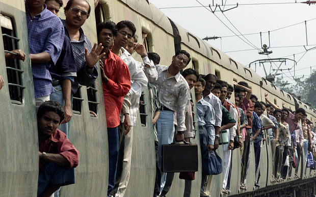 Mueren atropellados por un tren tres jóvenes que se hacían un selfie