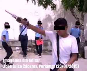 ESCALOFRIANTE VIDEO: Liceistas en Porlamar disparando al aire (vía @VVperiodistas)