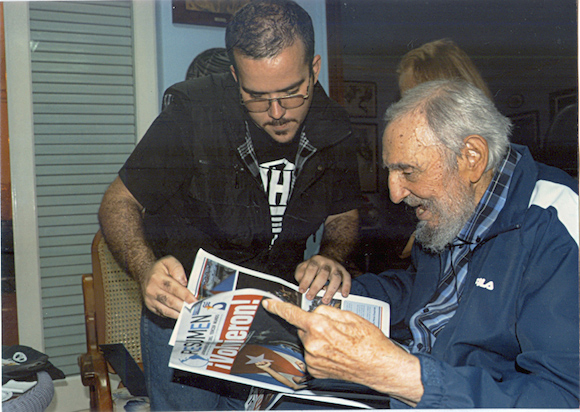 Reaparece Fidel Castro (Fotos)