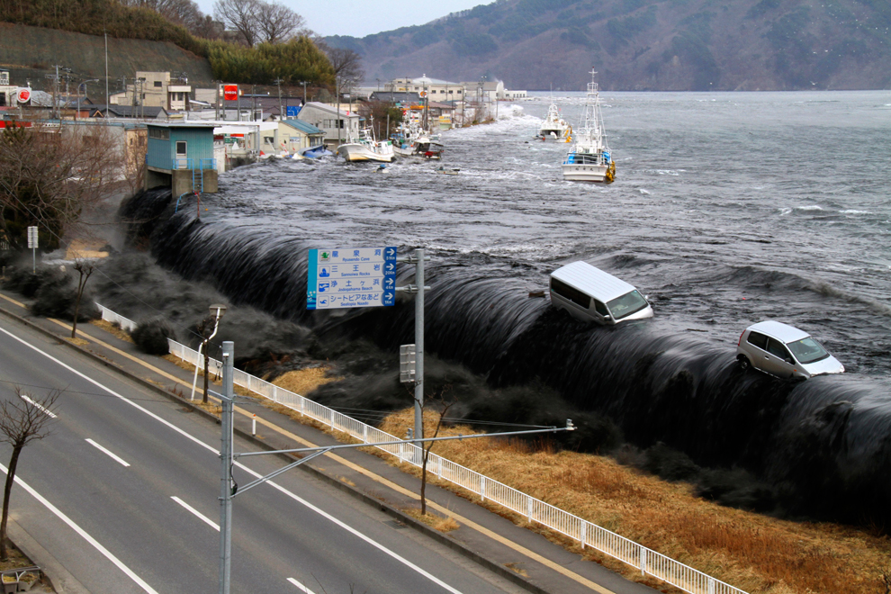 Cómo es vivir con el riesgo inminente de un superterremoto o un tsunami en Japón