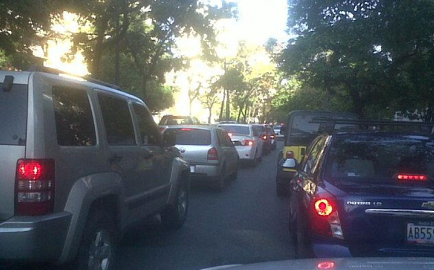 Hallan cadáver en la Av. Río de Janeiro a la altura de Chuao