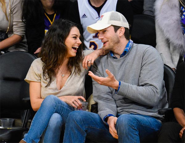 Mila Kunis confirma, sin querer, que se ha casado con Ashton Kutcher