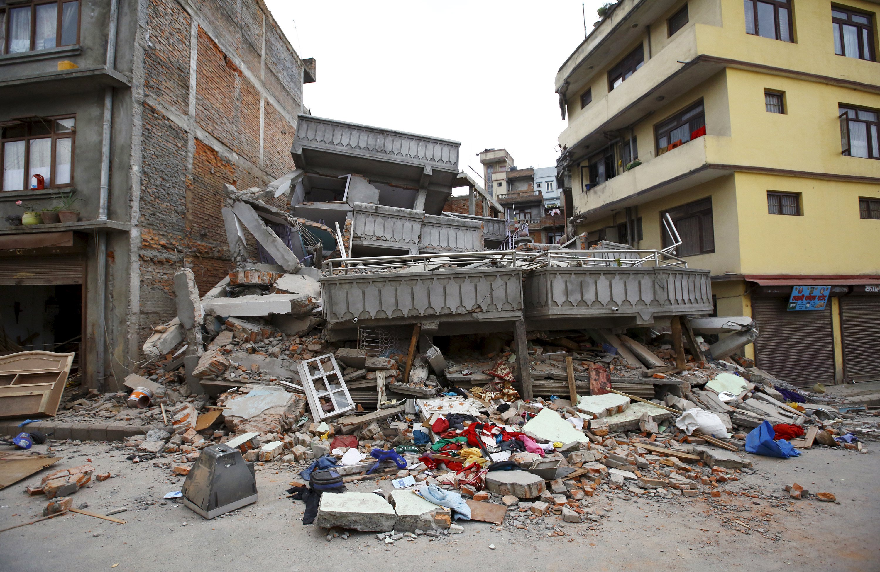 Montañistas en el Everest, bloqueados por terremoto en Nepal