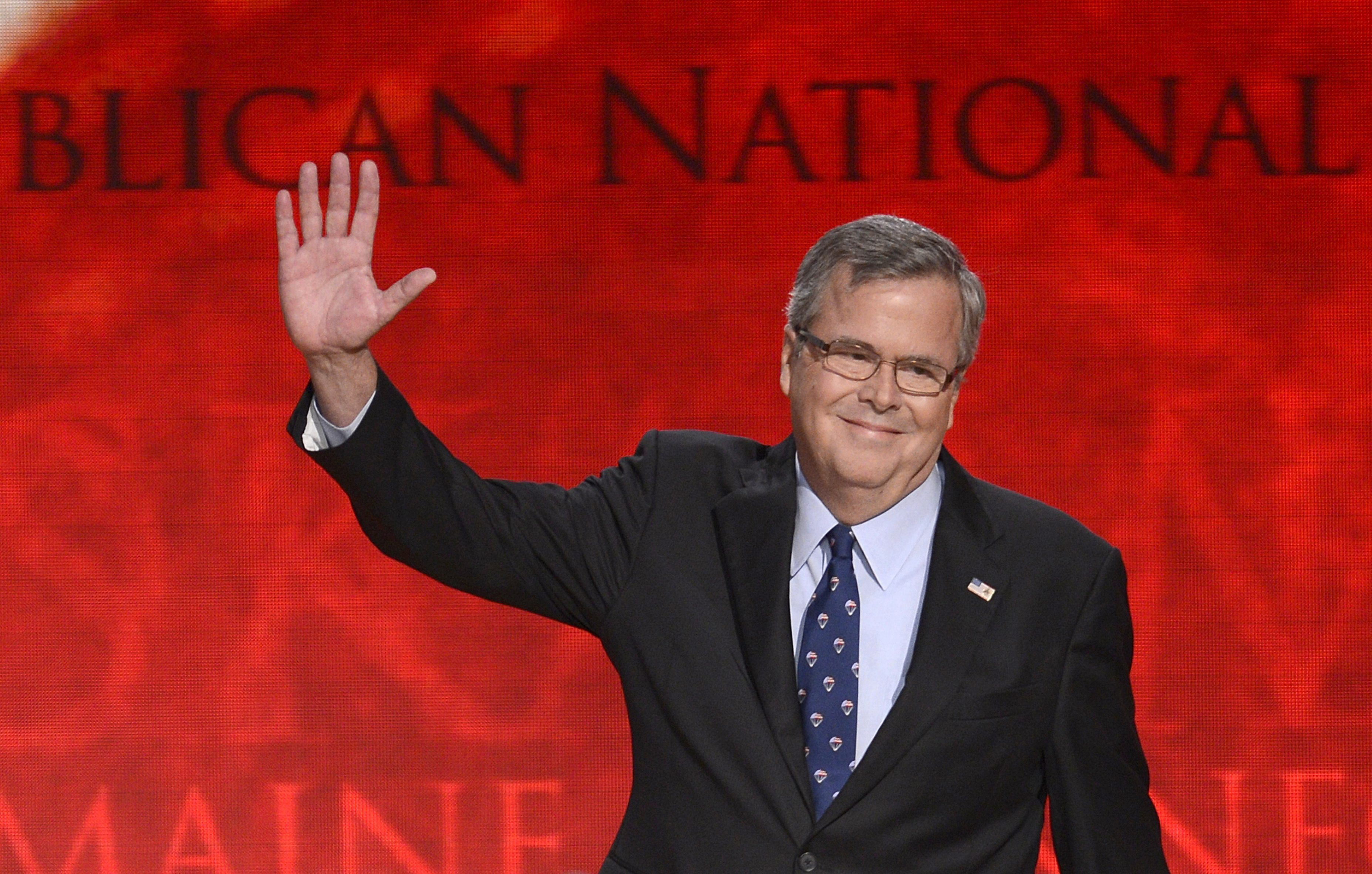 Jeb Bush admite error de declararse votante latino