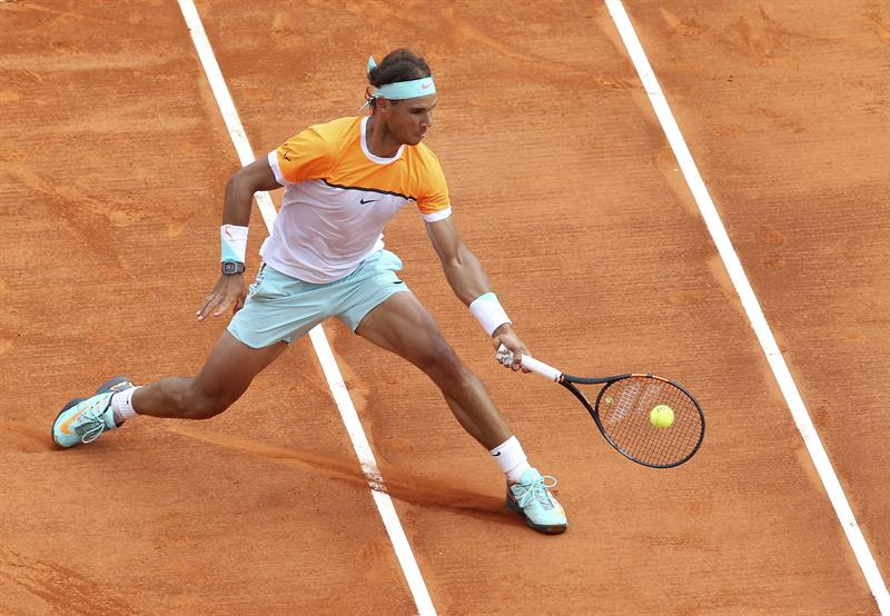 Nadal sufre para clasificarse a cuartos de Montecarlo