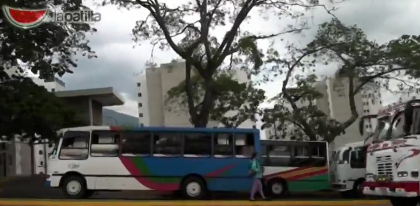 Cuestionado y poco sorpresivo el despliegue de autobuses en la marcha contra decreto de Obama (Video)