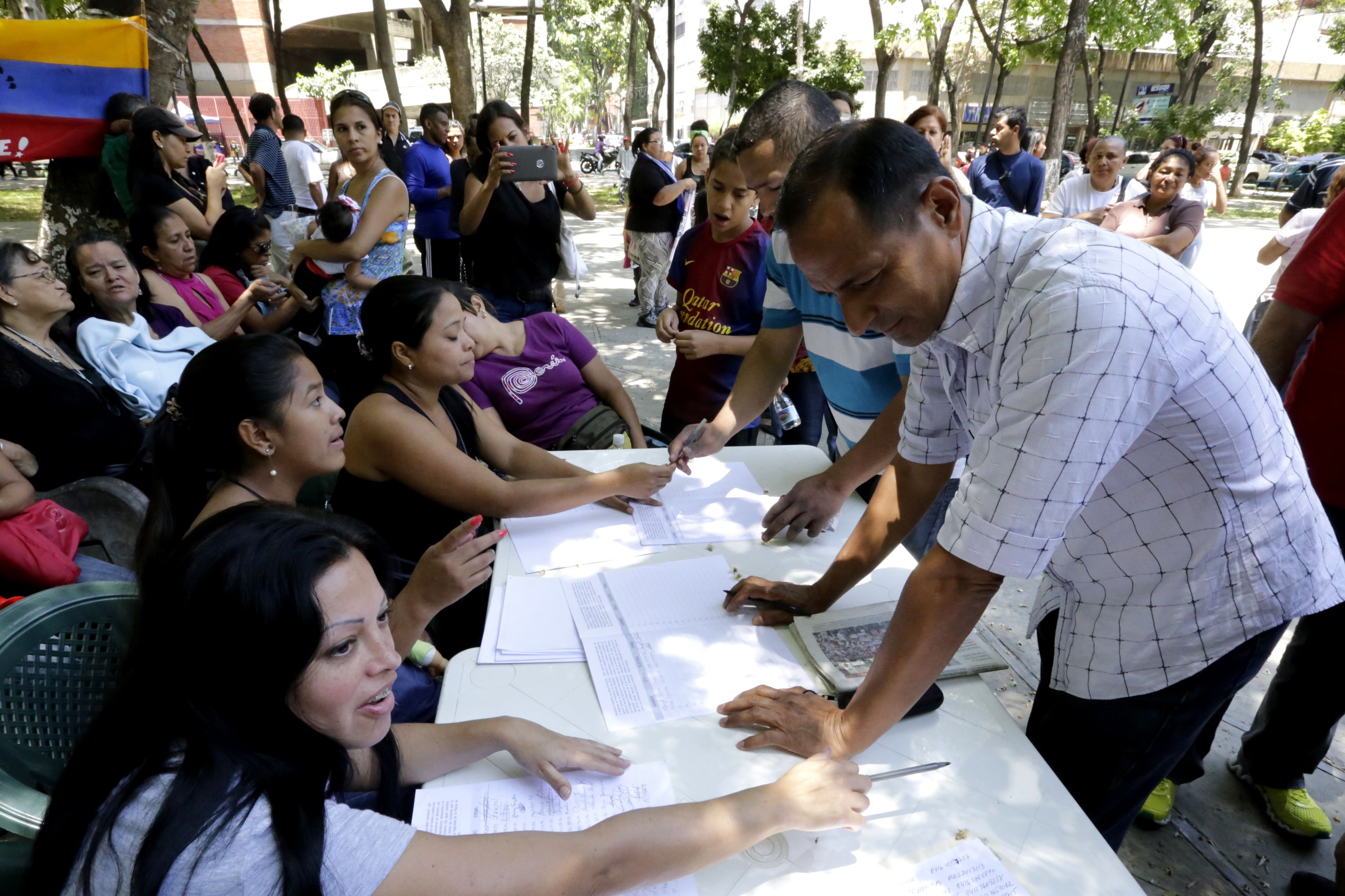 Despiden a dos trabajadores de Corpozulia por negarse a firmar contra decreto Obama