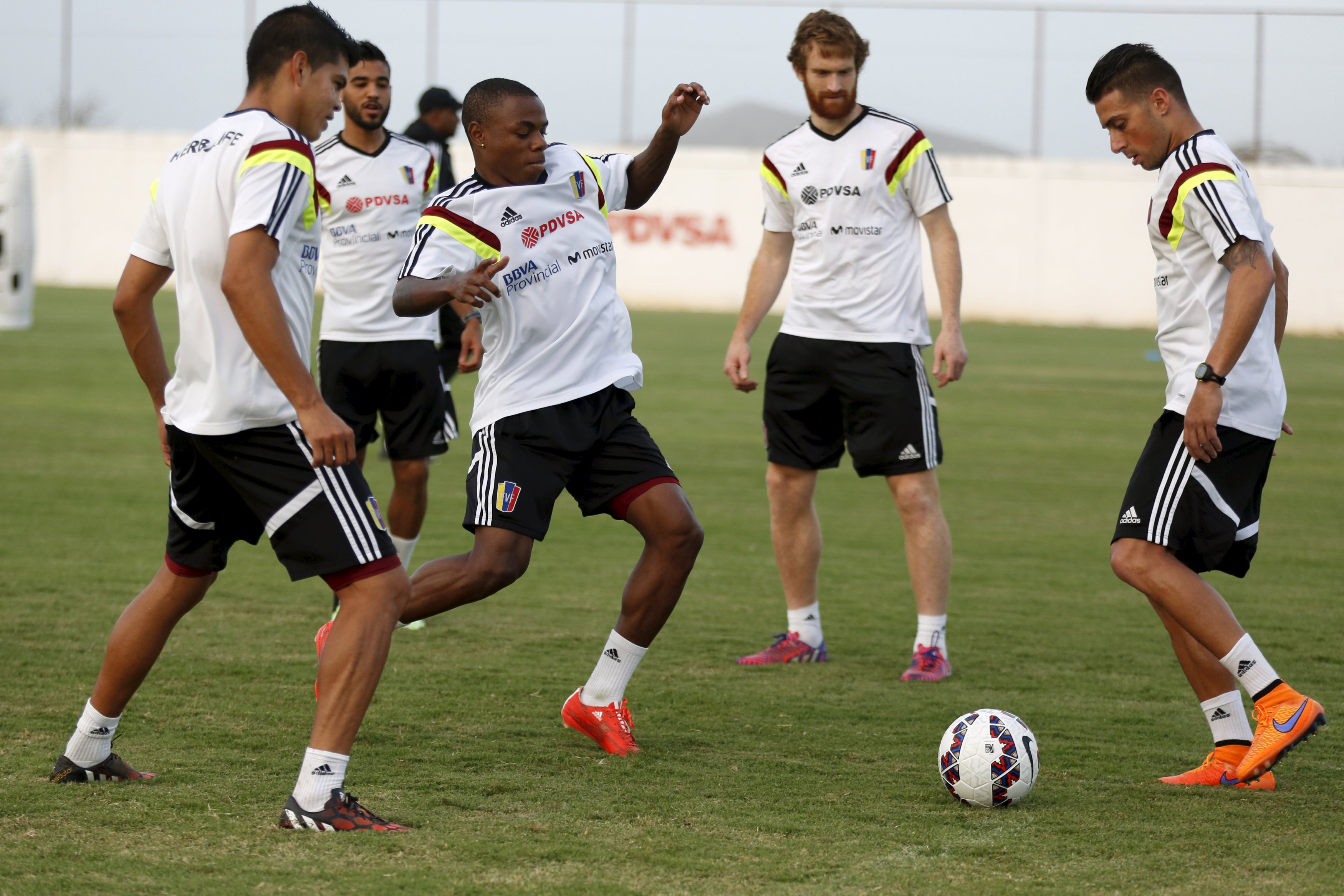 La Vinotinto empezó a preparar el clásico ante Colombia en Rancagua