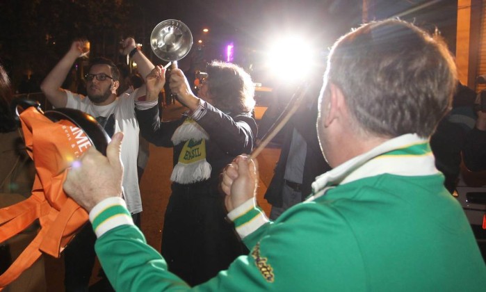 Rousseff y Lula son recibidos con cacerolazo durante boda en Sao Paulo (fotos)