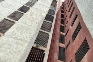 Vecinos reportan daños ligeros en edificio de Maracaibo luego del temblor