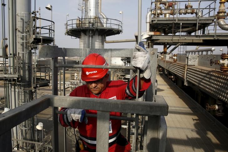 WSJ: Debilitada por el chavismo, Pdvsa quiere volver el foco hacia el petróleo