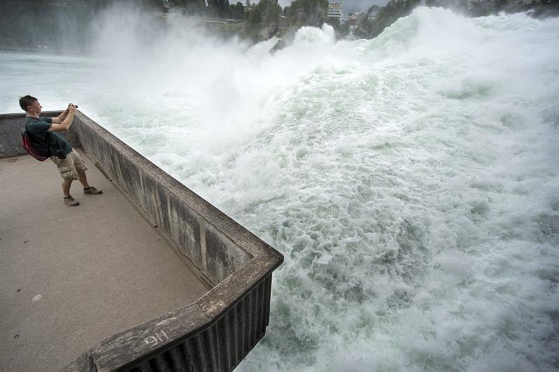 Así son las imponentes Cataratas del Rhin en Neuhausen, Suiza