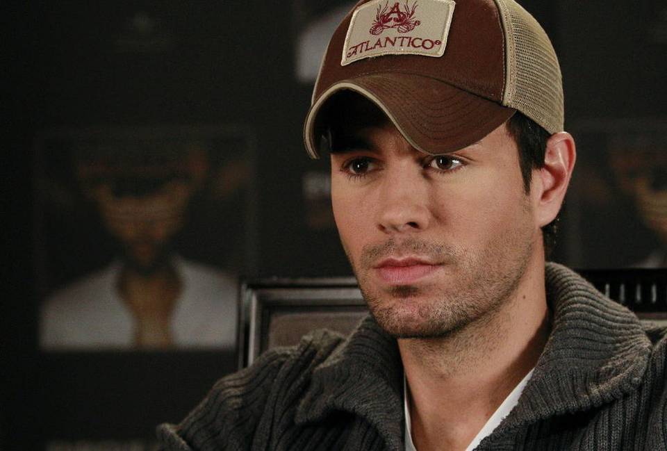 Enrique Iglesias demanda a Universal por incumplimiento de contrato