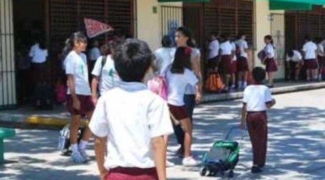 TERRIBLE: Niños de segundo grado casi violan a una compañera por “juego”