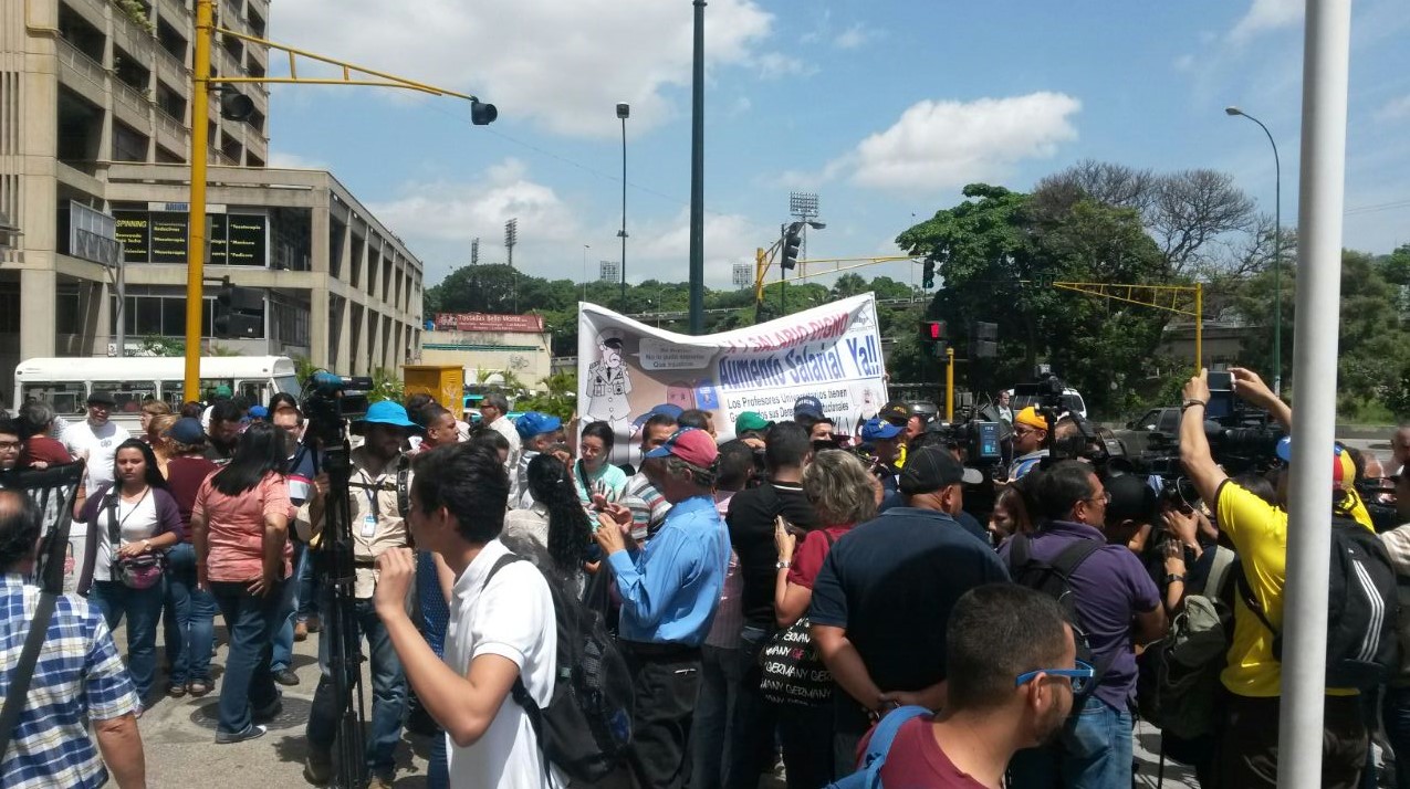 Así está la marcha por la libertad de expresión y autonomía universitaria (Fotos)