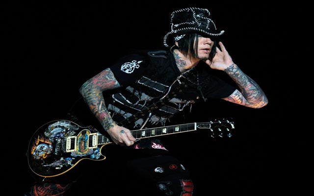 Guns N’ Roses se queda sin uno de sus guitarristas