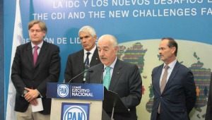 Designan a Andrés Pastrana nuevo presidente de la Internacional Demócrata de Centro