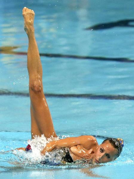 La nadadora española Gemma Mengual durante su actuación en la final dúo mixto de los Mundiales de natación que se celebran en Kazan (Rusia), en la que ella y su compañero Pau Ribes han conseguido la quinta plaza. EFE/Alberto Estévez